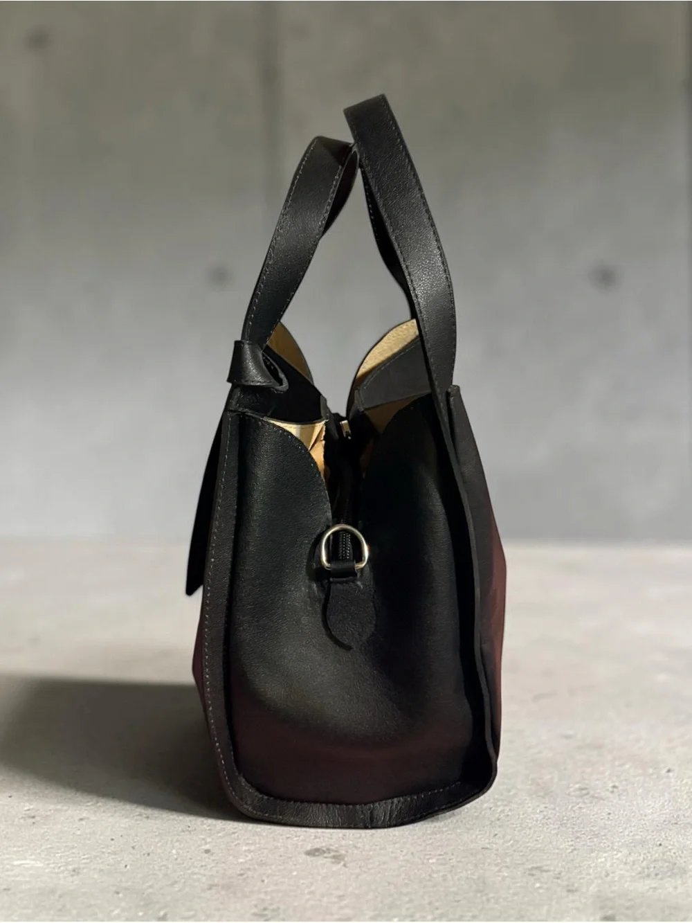 Classic Black Leather Shoulder Bag - Elegant Everyday Tote
